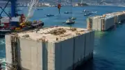 Cenova Limanı Projesinde 67 Metrelik Dev Beton Bloklar Denize İndiriliyor