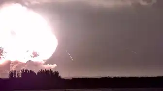 NASA'nın Ay Planlarına Ağır Darbe: New Glenn Roketi Fırlatma Rampasında Patlama