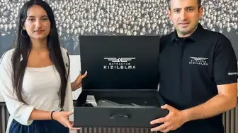 Matematik Yarışmasında Dünya Şampiyonu Olan Ayşegül Balım Yabacı'ya Selçuk Bayraktar'dan Tebrik