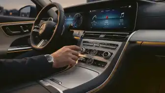 Mercedes-Benz'den Geri Adım: Fiziksel Tuşlar Dijital Ekrana Geri Dönüyor