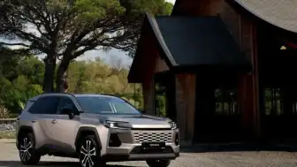 Yeni Toyota Hilux ve RAV4 Hybrid Türkiye'de Satışa Sunuldu