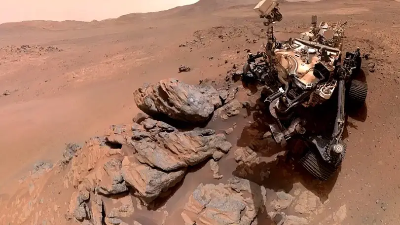 NASA'dan Mars'ta Büyüleyici Bir Özçekim: Perseverance Kraterin Sınırlarında