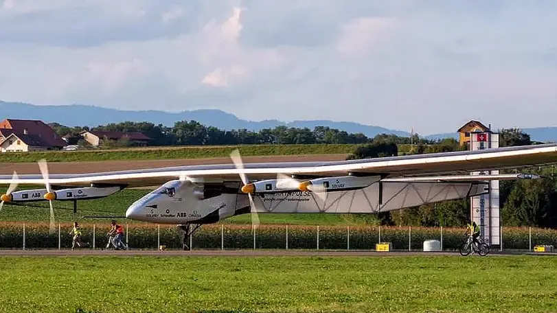 Solar Impulse 2, Otonom Devriye Uçuşu Sırasında Suya Çakıldı