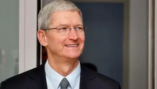 Apple'da CEO Değişikliği: Tim Cook Görevini Bırakıyor, Yerine John Ternus Geliyor
