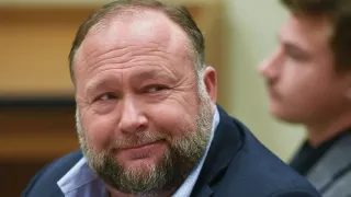 The Onion, Infowars'ı Parodi Sitesine Dönüştürmek İçin Yeni Bir Girişim Başlattı