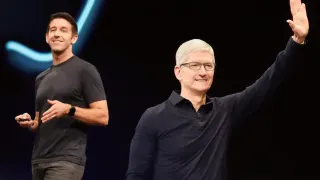 Tim Cook Apple'da Görev Değiştiriyor, Yerine John Ternus Geliyor
