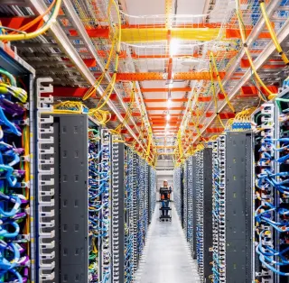 Veri Merkezleri Kömür ve Gazla Çalışmaya Devam Ediyor: İklim Hedefleri Tehlikede