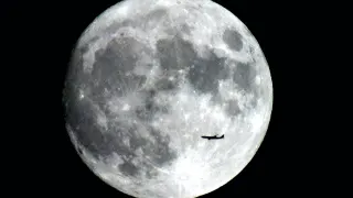 SpaceX Roketi Ay'a Çarpacak